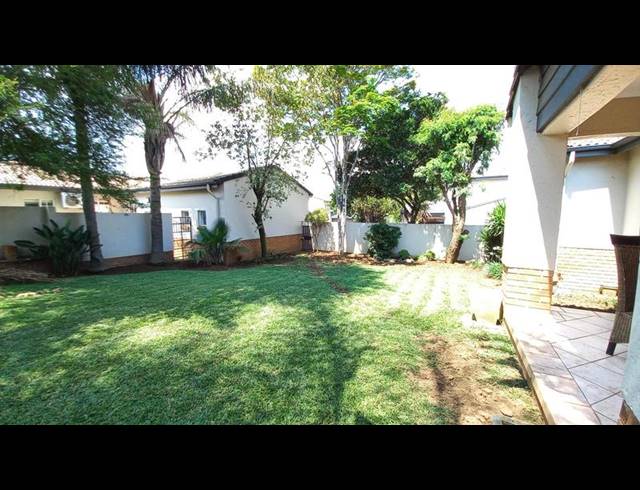 3 BEDROOM TOWNHOUSE FOR SALE IN MORELETAPARK